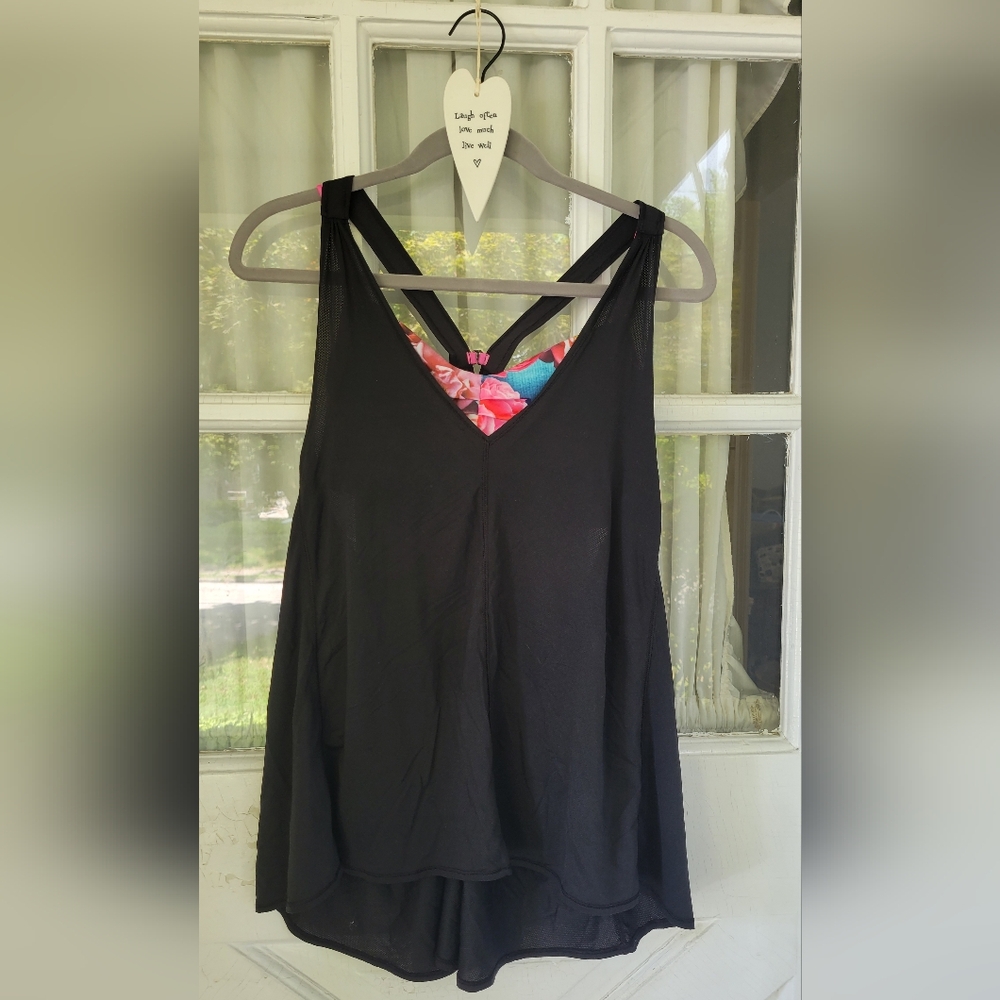 Lululemon workout top with attached floral bra size 8